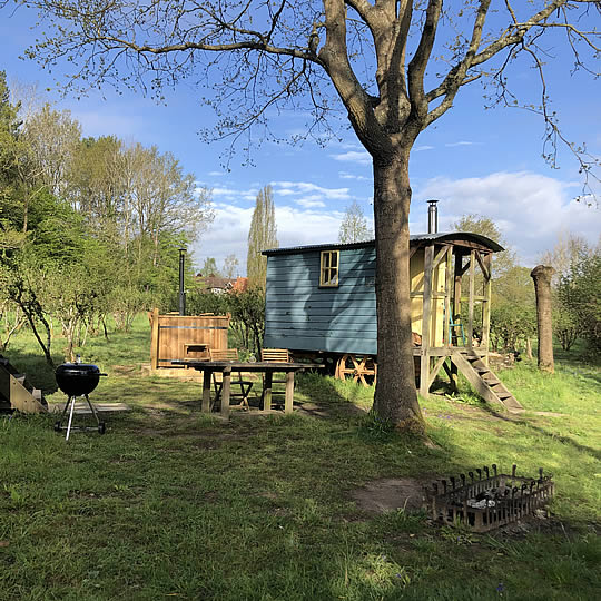Bomford - Shepherd hut holiday break in Kent